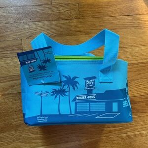 NWT 2025 new teal Trader Joe’s mini lunch bag!